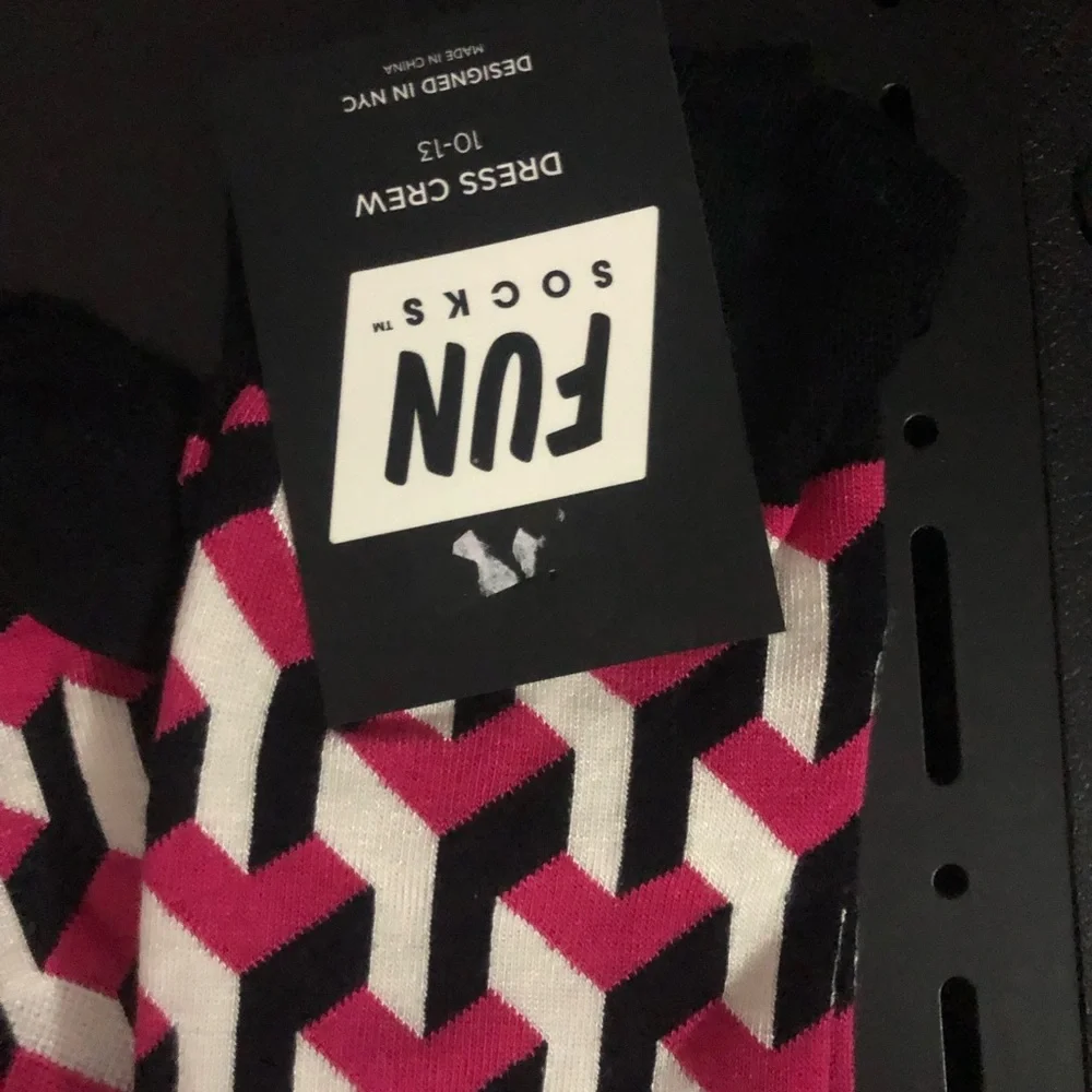 Men’s Geometric Pink Black Dress Crew Socks